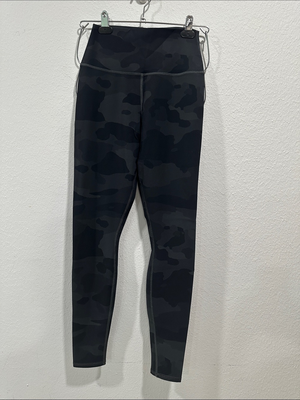 Alo Black Camo High-Waist Leggings